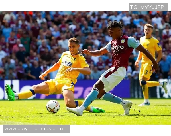 和平精英赛场上WE防守策略的优劣分析与战术启示 和平精英赛场上WE防守策略的优劣分析与战术启示